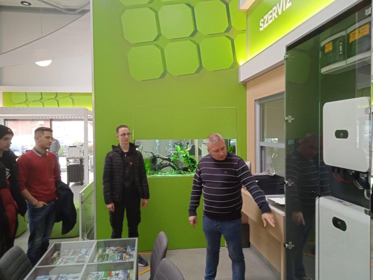 Épületgépészek a Solar Konstruktnál